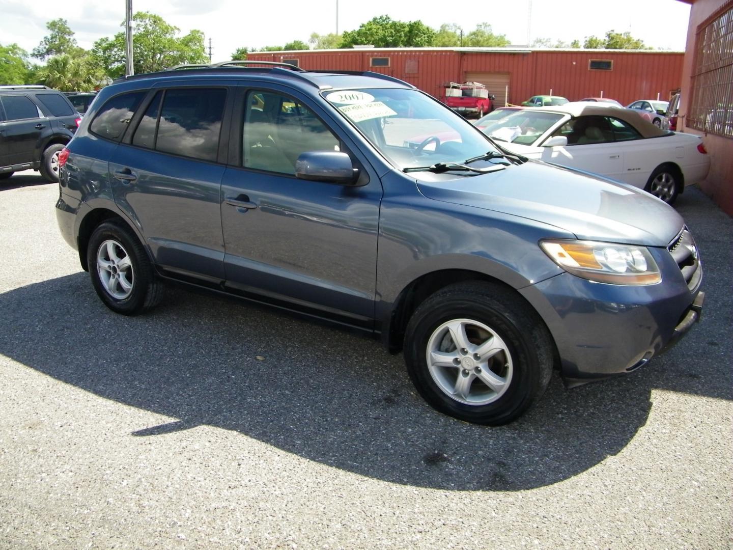 2007 Gray /Gray Hyundai Santa Fe GLS (5NMSG13D57H) with an 2.7L V6 DOHC 24V engine, Automatic transmission, located at 4000 Bee Ridge Road, Sarasota, FL, 34233, (941) 926-0300, 27.298664, -82.489151 - Photo#7